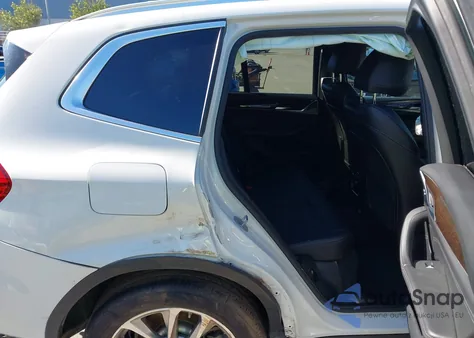 2018 BMW X3 xDrive30I z USA, uszkodzony, nr VIN 5UXTR9C58JLD68555